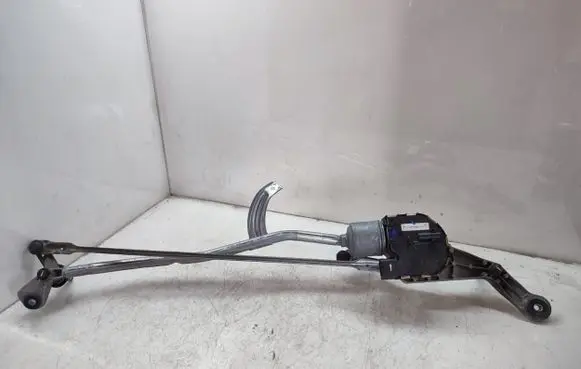 Mercedes-Benz C W205 Front wiper blade arm A2058200940