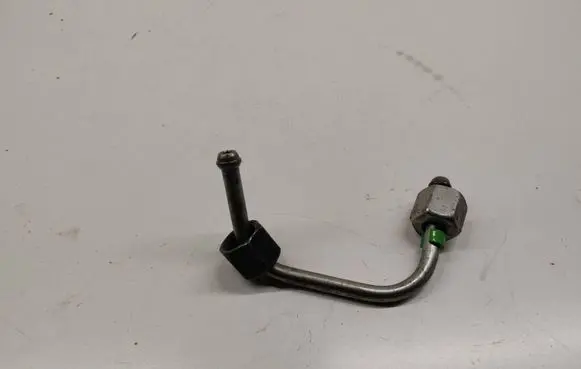 Fuel injector supply line/pipe