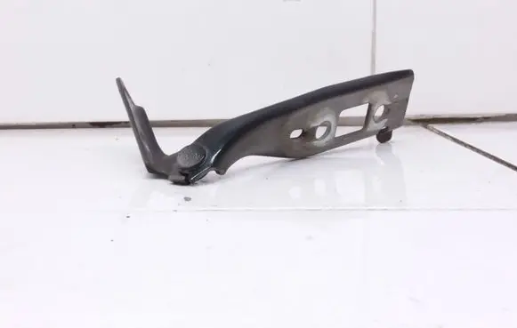 Ford Fusion Engine bonnet/hood hinges