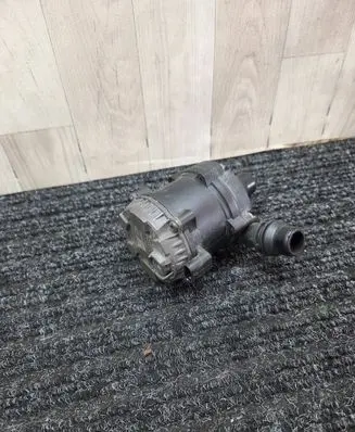 BMW 5 G30 G31 Electric auxiliary coolant/water pump 8638237