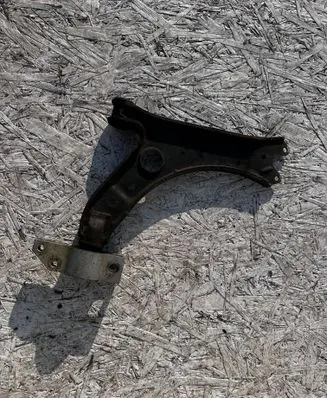 Volkswagen Golf V Front lower control arm/wishbone 1K0407189E