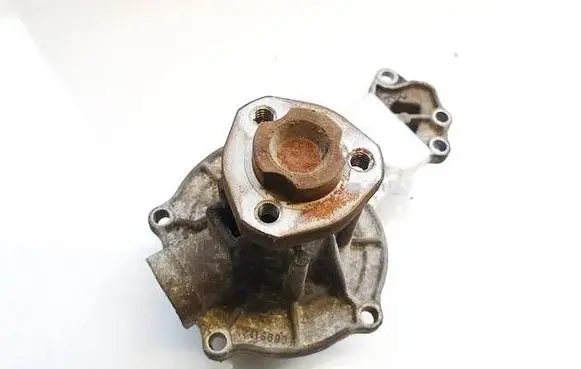 Volkswagen PASSAT B5 Water pump 0699112