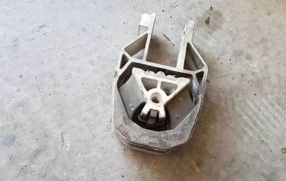 Ford Focus Gearbox mount 
