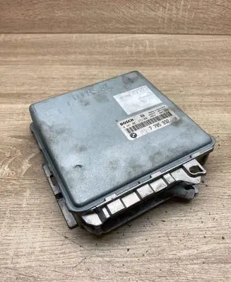 BMW 5 E39 Engine control unit/module ECU 7785932 0281001373