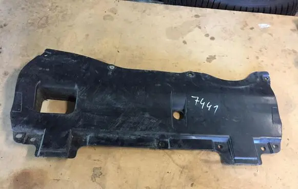 Honda CR-V Engine splash shield/under tray