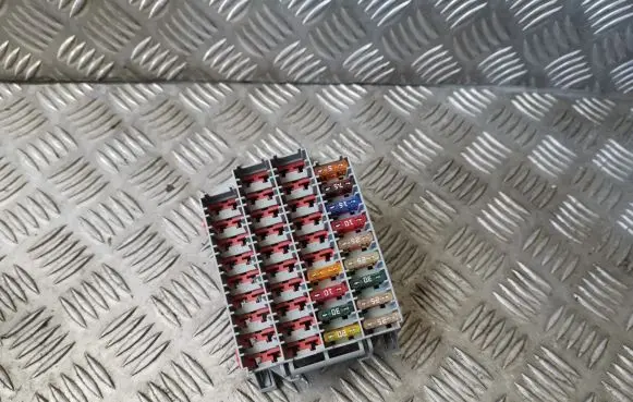 Volvo S60 Fuse module 9162439