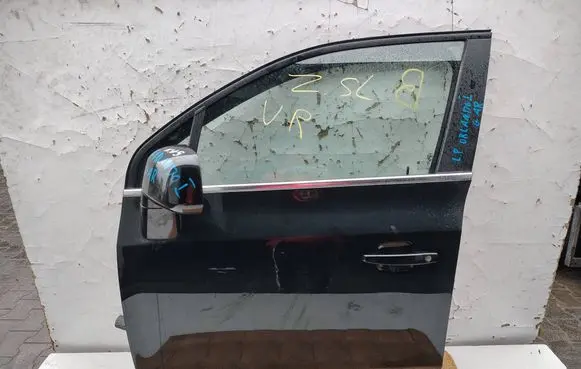 Chevrolet Orlando Front door