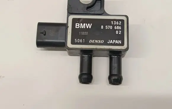 BMW 3 G20 G21 Exhaust gas pressure sensor 8570686