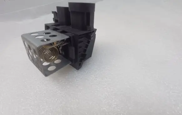 Coolant fan relay