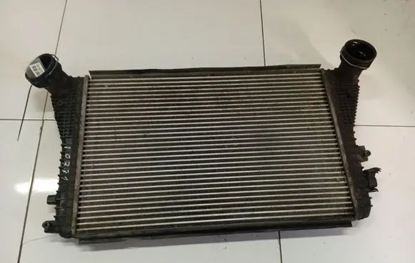 Volkswagen Golf V Intercooler radiator