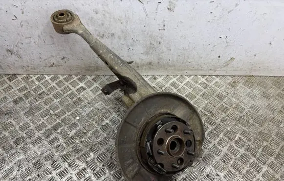 Toyota RAV 4 (XA20) Rear wheel hub