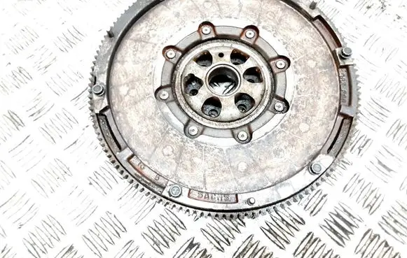 Volkswagen PASSAT B7 Dual mass flywheel 000295
