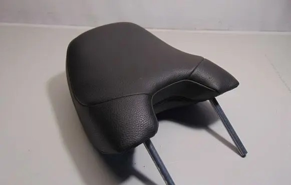Volvo XC90 Front seat headrest 