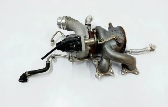 BMW 7 G11 G12 Turbo 8679021