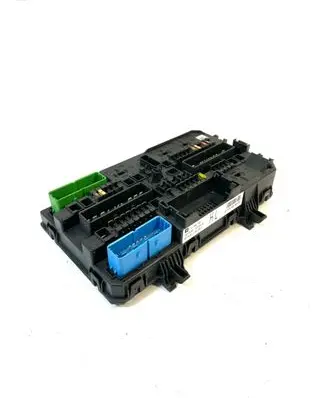 Opel Zafira B Fuse module 5D00866972 13206763