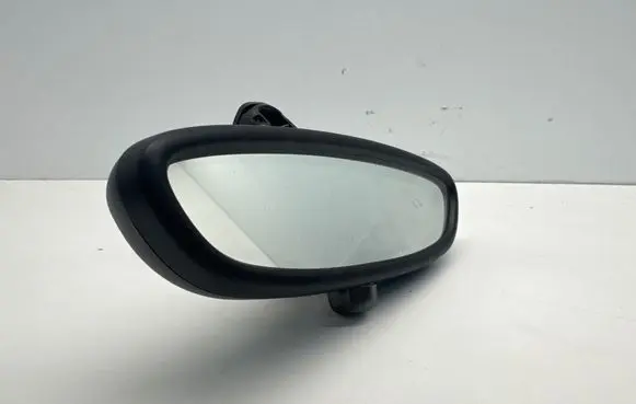 Rear view mirror (interior)