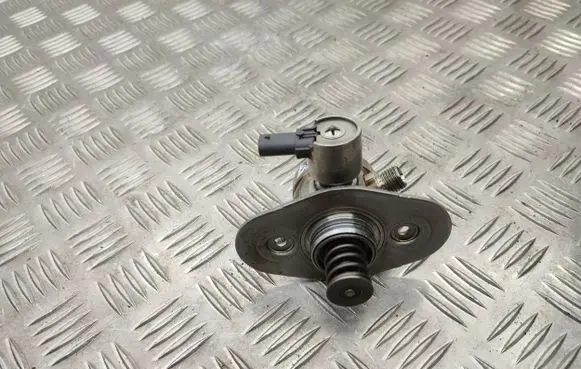 BMW X1 F48 F49 Fuel injection high pressure pump 7636881