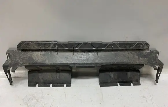 Audi Q7 4M Intercooler air guide/duct channel 4M0121285J