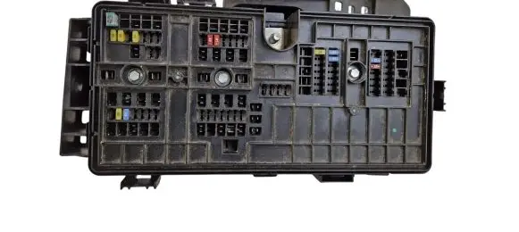 Ford Explorer VI Fuse module L1MT14D068 L1MT14D068ZG G2811