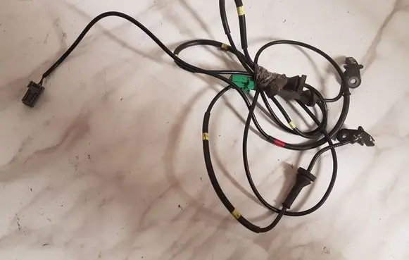 Volvo V70 ABS rear brake sensor 3524257 3524256