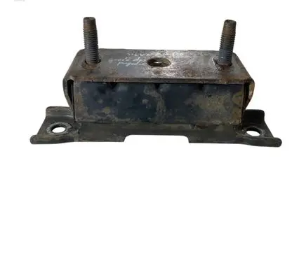 Chevrolet Silverado Gearbox mount 84460900 812777350