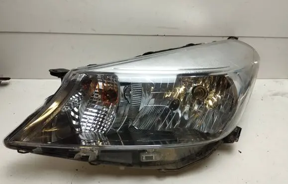 Toyota Yaris Headlight/headlamp