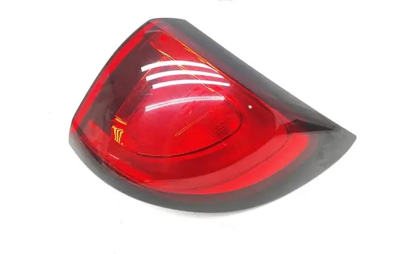 Chrysler Pacifica Rear/tail lights F00HT0408619 P68229026AE 090117B2