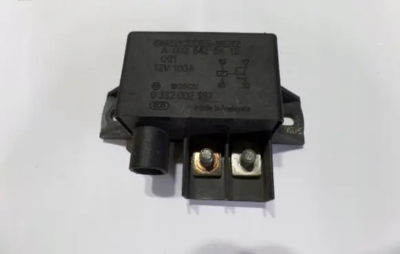 Mercedes-Benz E W211 Charging relay A0025426419