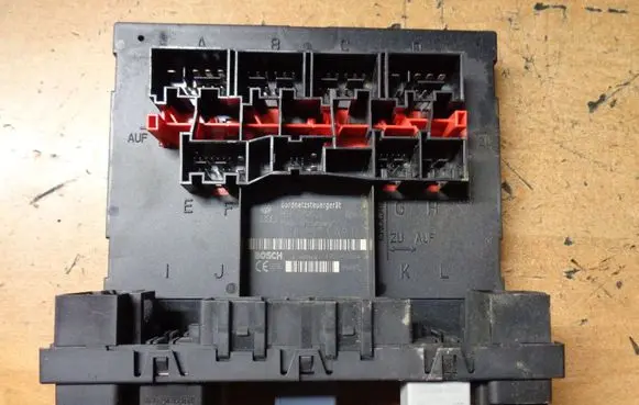 Volkswagen Caddy Fuse module 3C8937049D