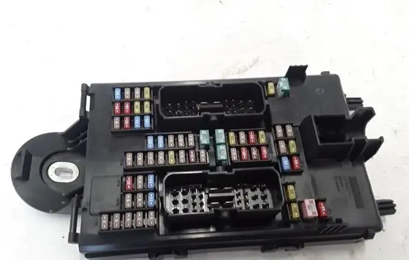 Volvo XC60 Fuse module 31682732
