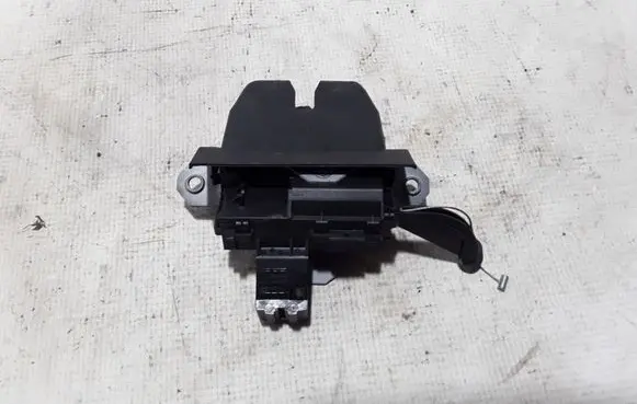 Volvo S60 Loading door lock 31440241