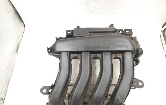 Renault Modus Intake manifold 62774LS 8200647713