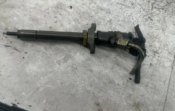 Ford Fiesta Fuel injector 0445110353