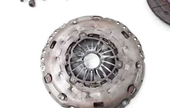 Opel Zafira B Pressure plate F2600 5G12I