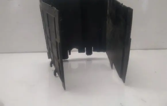 Volkswagen Touran I Battery box tray 1K0915335B