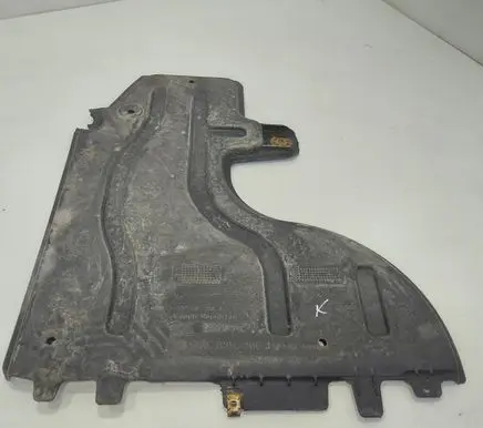 Seat Leon (5F) Engine splash shield/under tray 5Q0825206