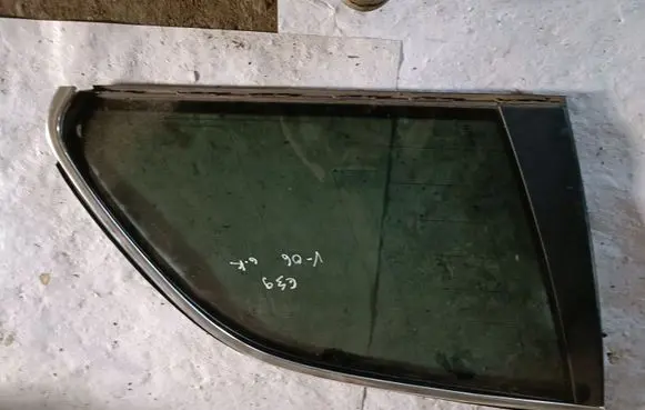 BMW 5 E39 Rear side window AS2