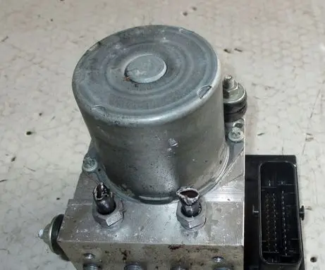 Peugeot 5008 ABS Pump 0265951325