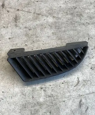 Mitsubishi Colt Front bumper lower grill Mn127773