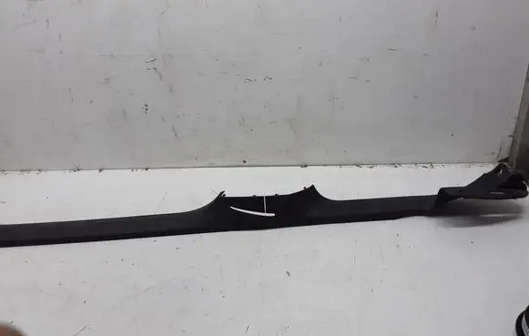 Volkswagen PASSAT B6 Front sill trim cover 3C0853370