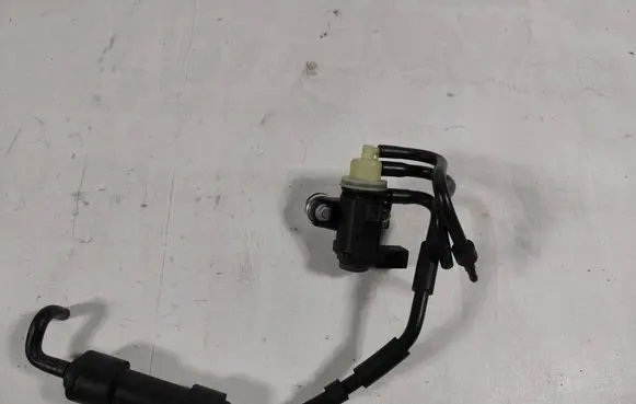 Volkswagen PASSAT B7 Turbo solenoid valve 1K0906627B