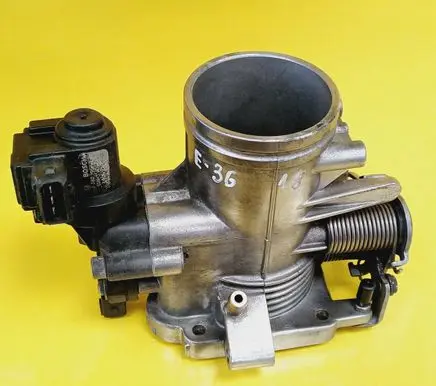 BMW 3 E36 Throttle body valve 13.63-1721456 13361721456