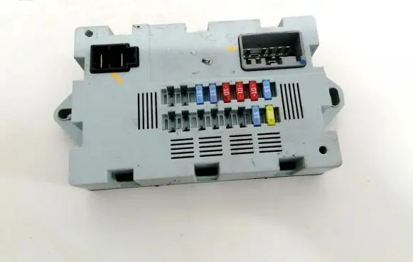 Land Rover Discovery Sport Fuse box set sw71739084 sw7173-9084