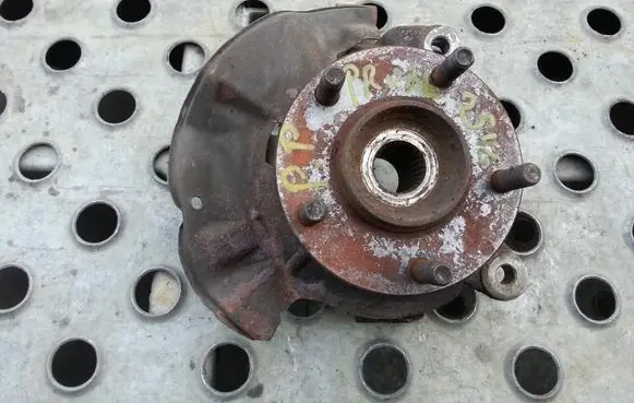 Ford Escort Front wheel hub