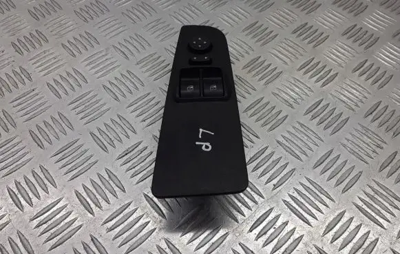 Fiat Grande Punto Front door window switch trim 735380444