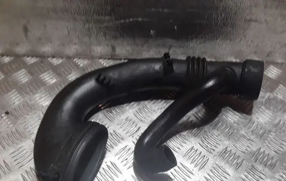BMW 3 E46 Air intake hose/pipe 7786013