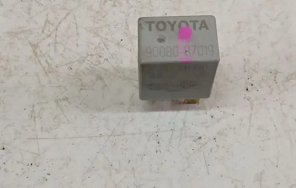 Toyota Yaris Other relay 9008087019