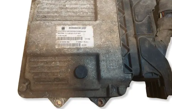 Opel Astra H Engine control unit/module ECU 55566038 MJD6O2AA HW04H