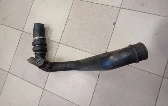 Ford Edge II Turbo air intake inlet pipe/hose F2G36F074CA F2G36F074
