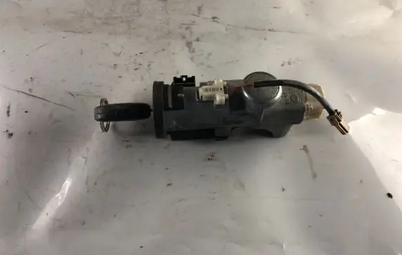 Nissan Patrol Y61 Ignition lock 28590C9902 47E6 5WK48042A